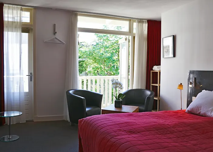 Hotel Adriaen Ostade 3*